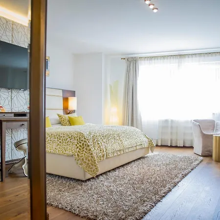Iris Porsche Hotel&restaurant