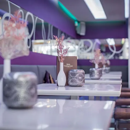 מלון Iris Porsche & Restaurant מונדסי