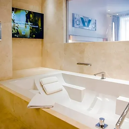 Iris Porsche & Restaurant Hotell 4*