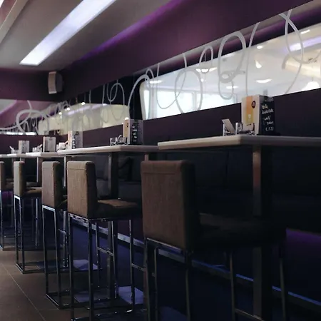 Iris Porsche & Restaurant 호텔 4*