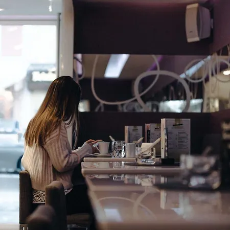 호텔 Iris Porsche & Restaurant 4*