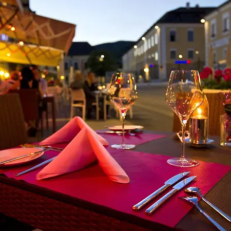 Iris Porsche & Restaurant Hotell