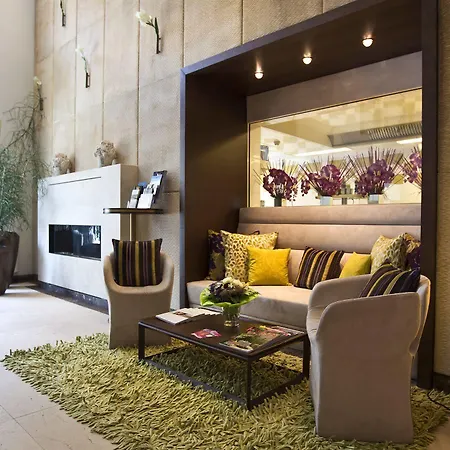 Iris Porsche & Restaurant 4* מונדסי