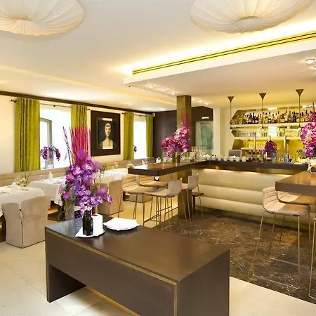 Hotell Iris Porsche & Restaurant 4*