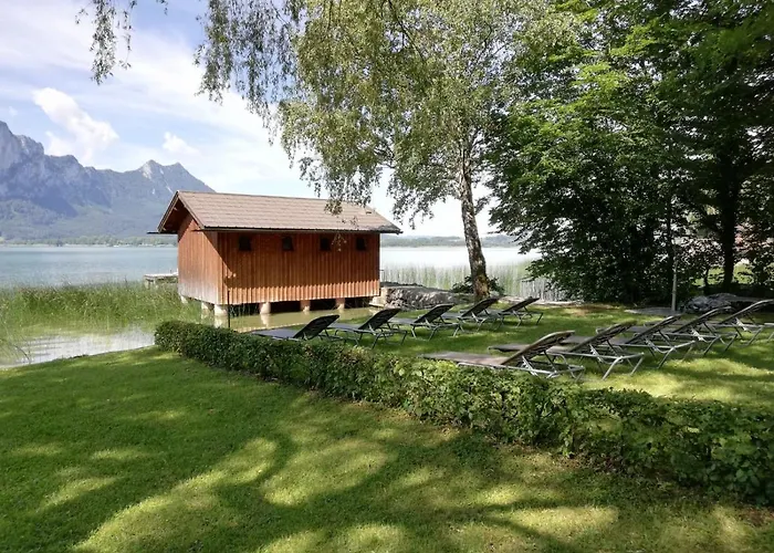 Iris Porsche & Restaurant Отель 4*