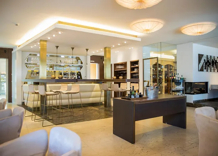 Отель Iris Porsche & Restaurant Мондзее