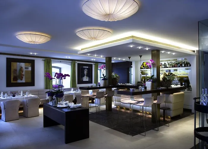 Iris Porsche & Restaurant Hotel