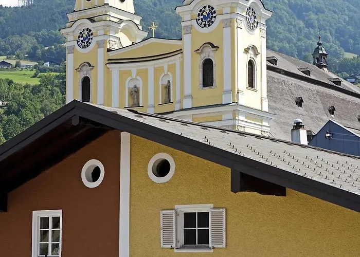 Iris Porsche & Restaurant Hotel 4*