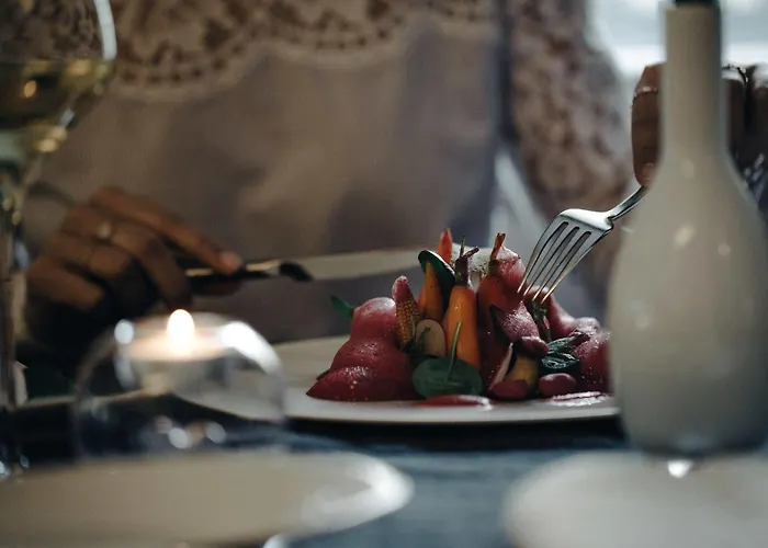 Ξενοδοχείο Iris Porsche & Restaurant 4*