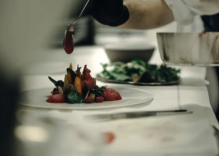 Ξενοδοχείο Iris Porsche & Restaurant 4*