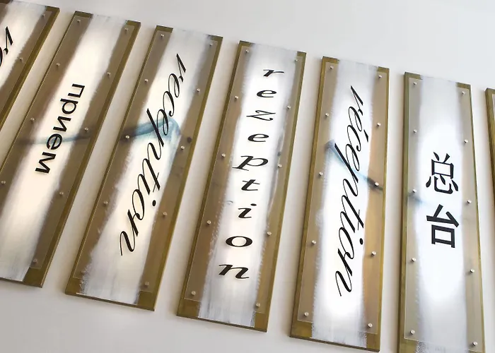 Iris Porsche & Restaurant Hotel 4*