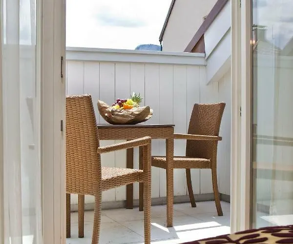 Ξενοδοχείο Iris Porsche & Restaurant 4*