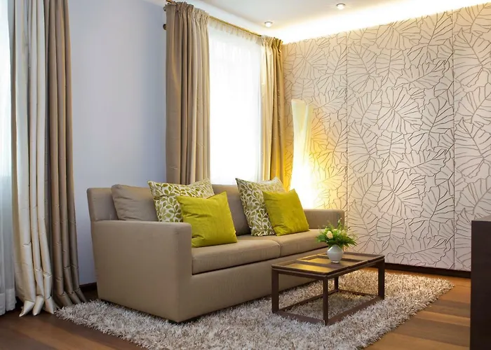 Iris Porsche & Restaurant 4* موندزي