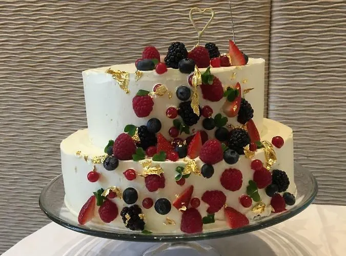 Iris Porsche & Restaurant Hotel 4*