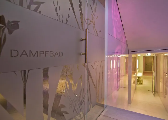 Iris Porsche & Restaurant 4*