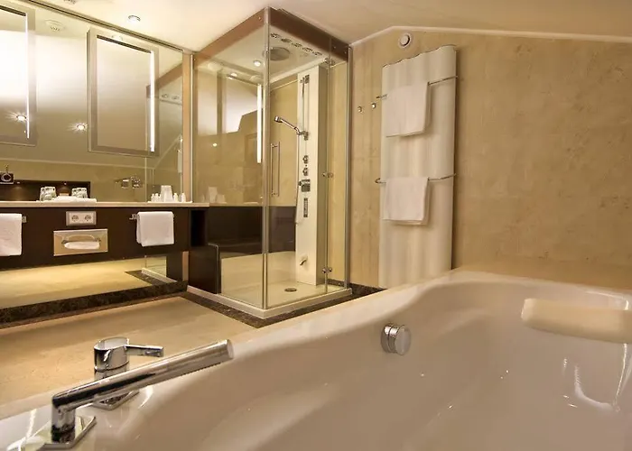 Iris Porsche & Restaurant Hotel