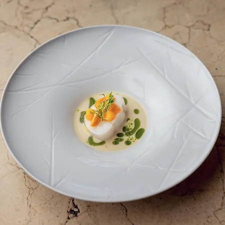 Iris Porsche & Restaurant Hotel 4*
