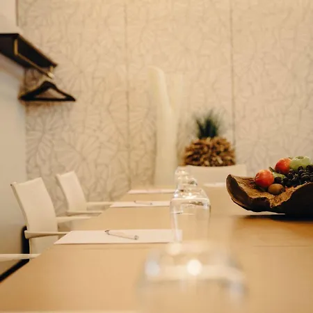 Iris Porsche & Restaurant 4*