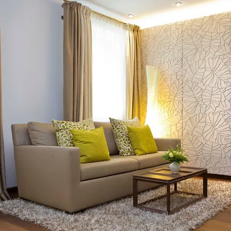 Iris Porsche & Restaurant 4* موندزي