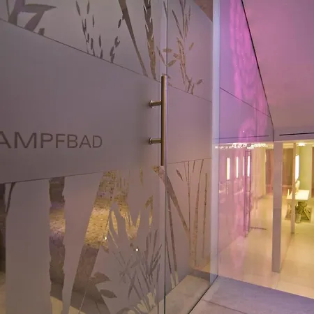 Iris Porsche & Restaurant 4*