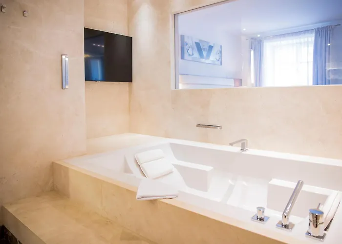 Iris Porsche & Restaurant Hotel