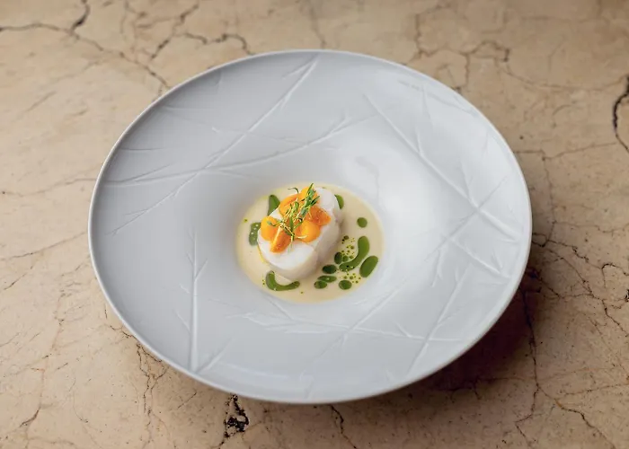 Iris Porsche & Restaurant Hotel 4*